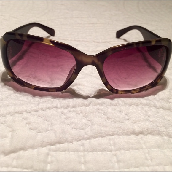 Tortoise Shell Sunglasses - Picture 3 of 3